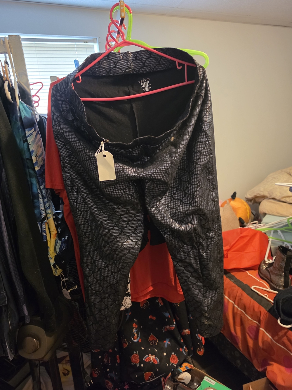 Black Metallic Mermaid Scale-Print Leggings